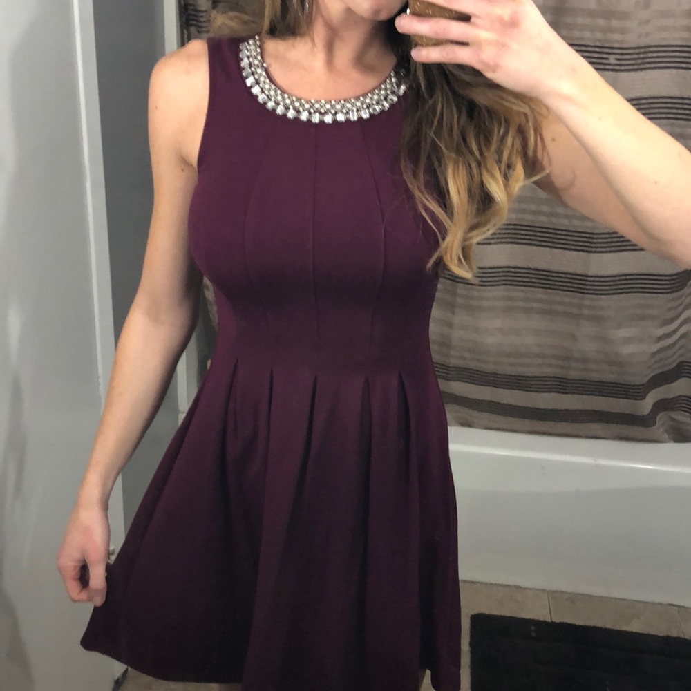 Midi burgundy cocktail dress - Picture 2 of 3